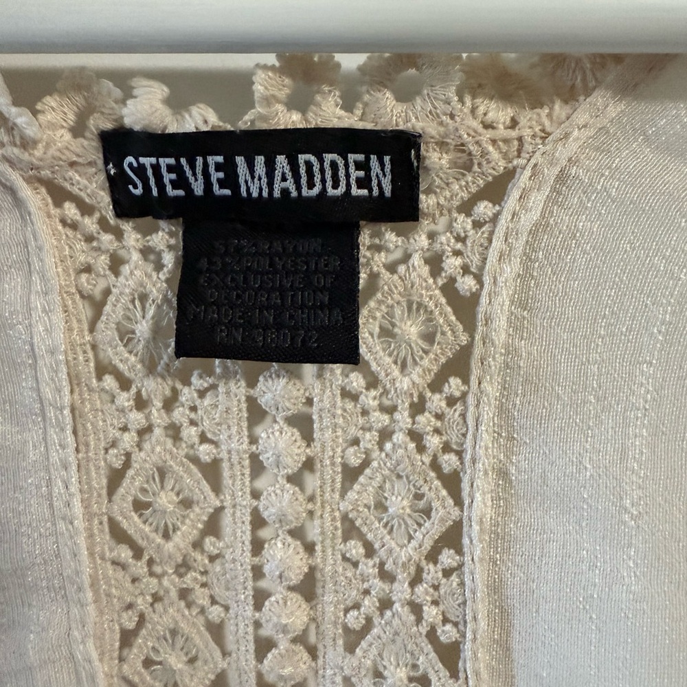Steve Madden Ivory Lace kimono shrug